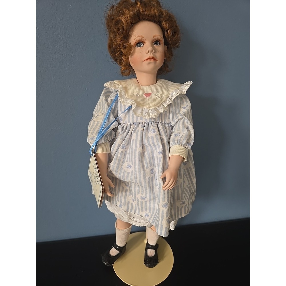 "Kelly" By Jane Zidjunas - Hamilton Collection. 17" Porcelain Doll Hamilton Coll